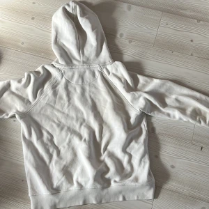 Vit gant hoddie - Väldigt bra skicka inte något fläck eller liknande 