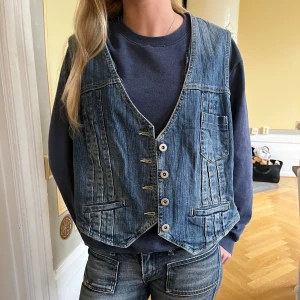 Jeansväst❤️‍🔥 - Så snygg o cool jeansväst!! Passar till allt och perfekt nu till hösten💞