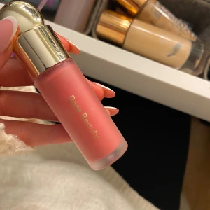 Rare beauty blush  - Säljer min Rare Beauty blush i färgen Grace då den aldrig använts eller kommer till användning. (Endast testad). 🤍