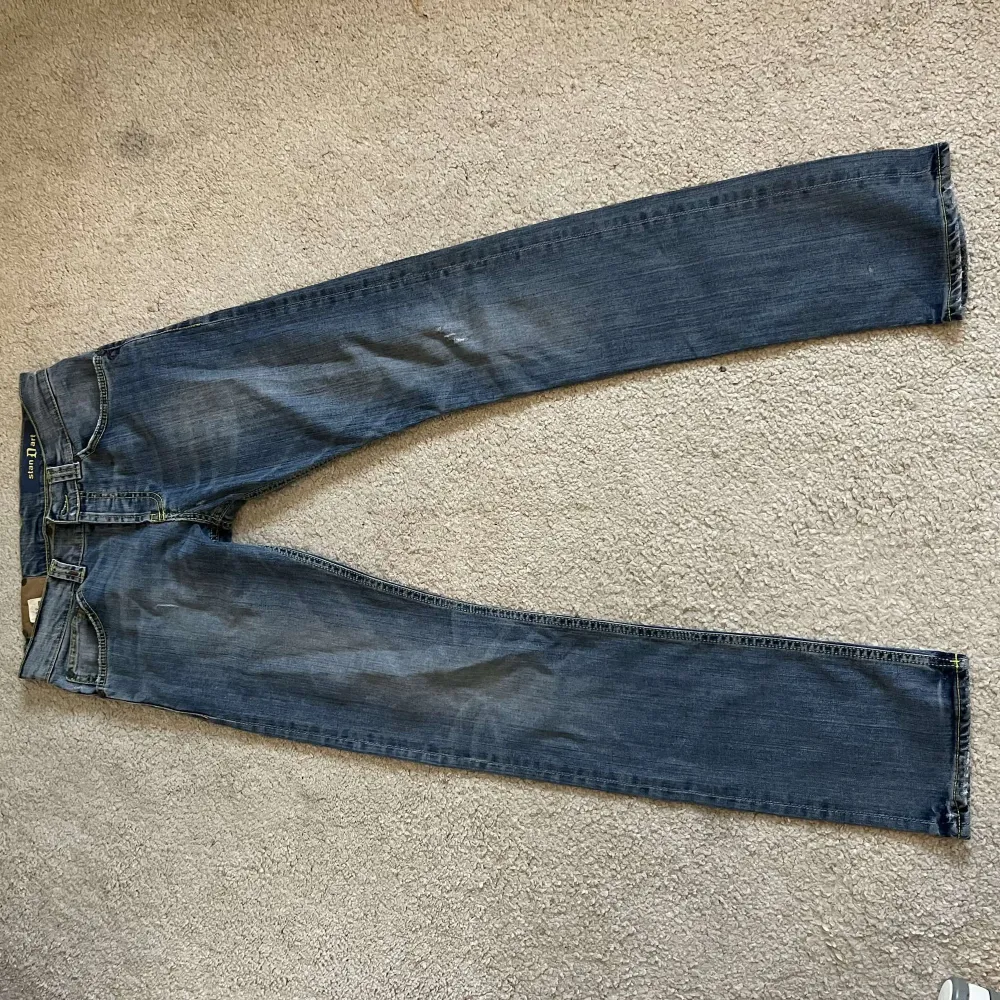 Hej säljer nu mina dondup jeans bulk. Säljer alla jeansen för 2750kr. Det är mellan storlek 30-32. Vid frågor eller fler bilder hör av er.. Jeans & Byxor.