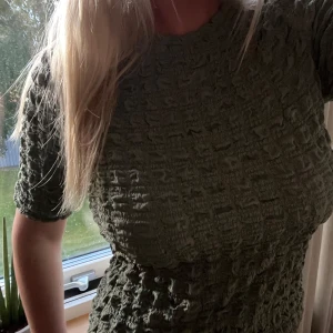 Blus - Grön jättefin ”bubblig” blus 