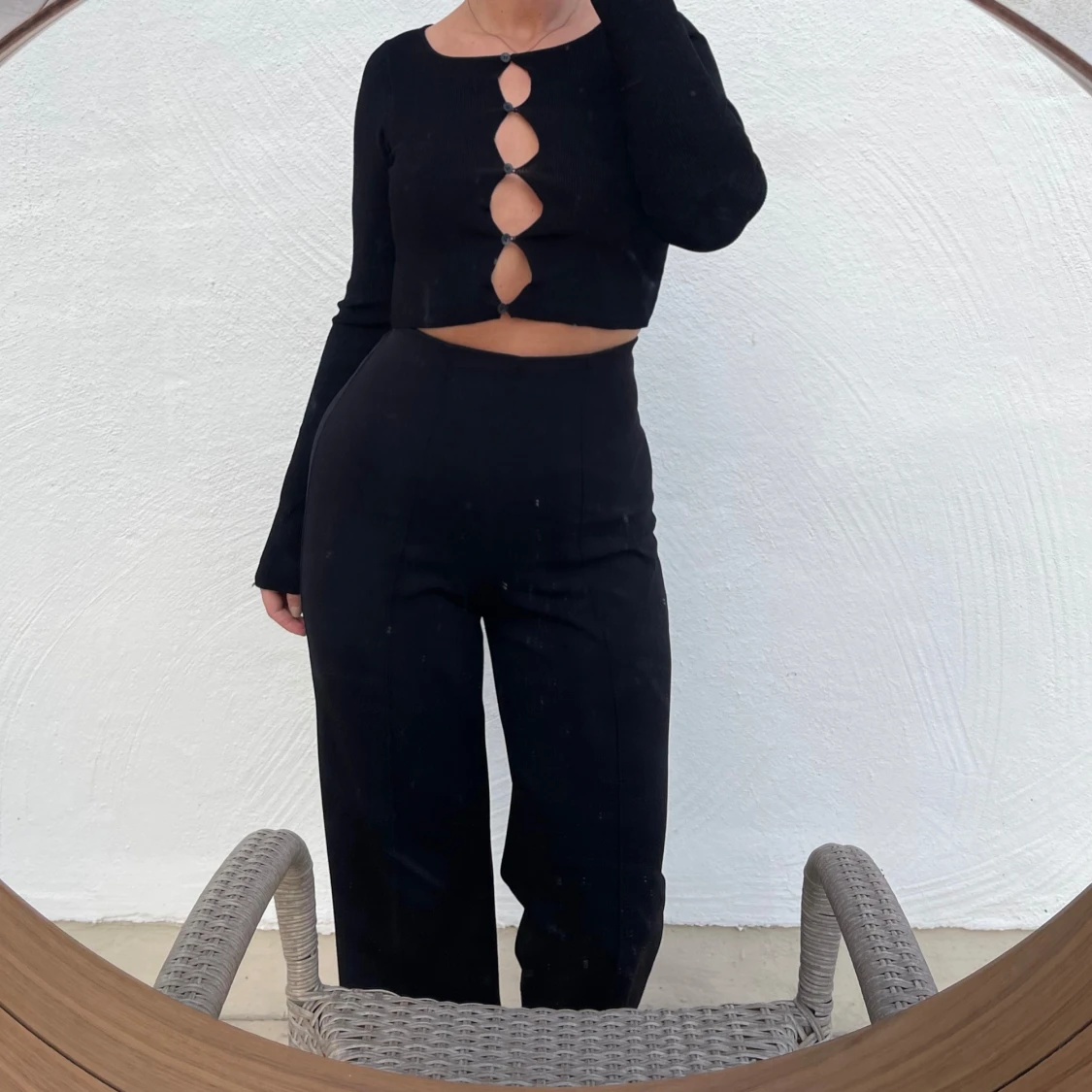 Svart croppad tröja med knappar