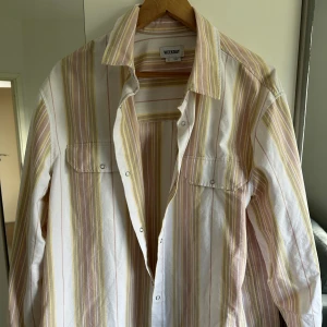 Skjorta - Skjorta från Weekday