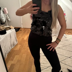 Glitter topp - Svart glitter topp i storlek xs/s