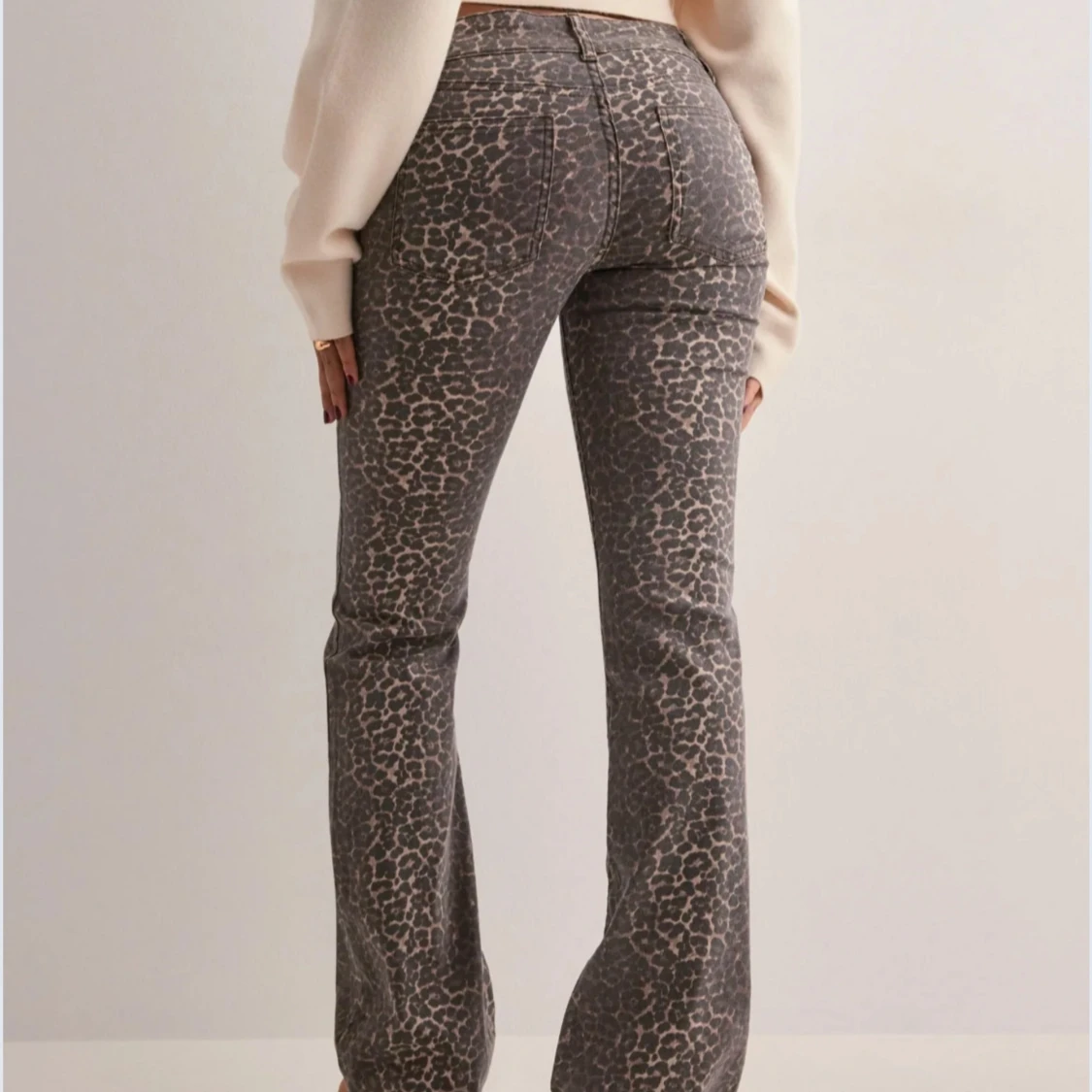 Leopardmönstrade bootcut jeans - 90