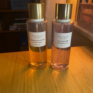 Victorias secret mists  - Halvfulla luktar vanilj och lavendel🫶båda säljs tillsammans
