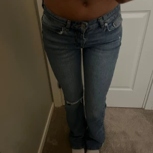Bootcut jeans  - Säljer dessa bootcut jeans då de inte kommer till användning, har använt de 1 gång💕