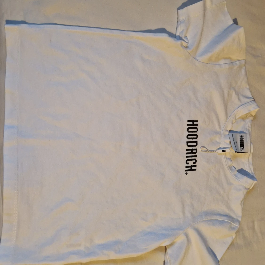 Vit t-shirt från Hoodrich