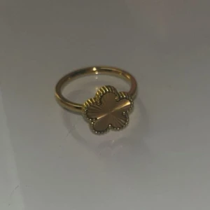 Ring rostfri - Från gina tricots rostfria serie i storlek M❤️ Rostfritt stål så tål vatten. 