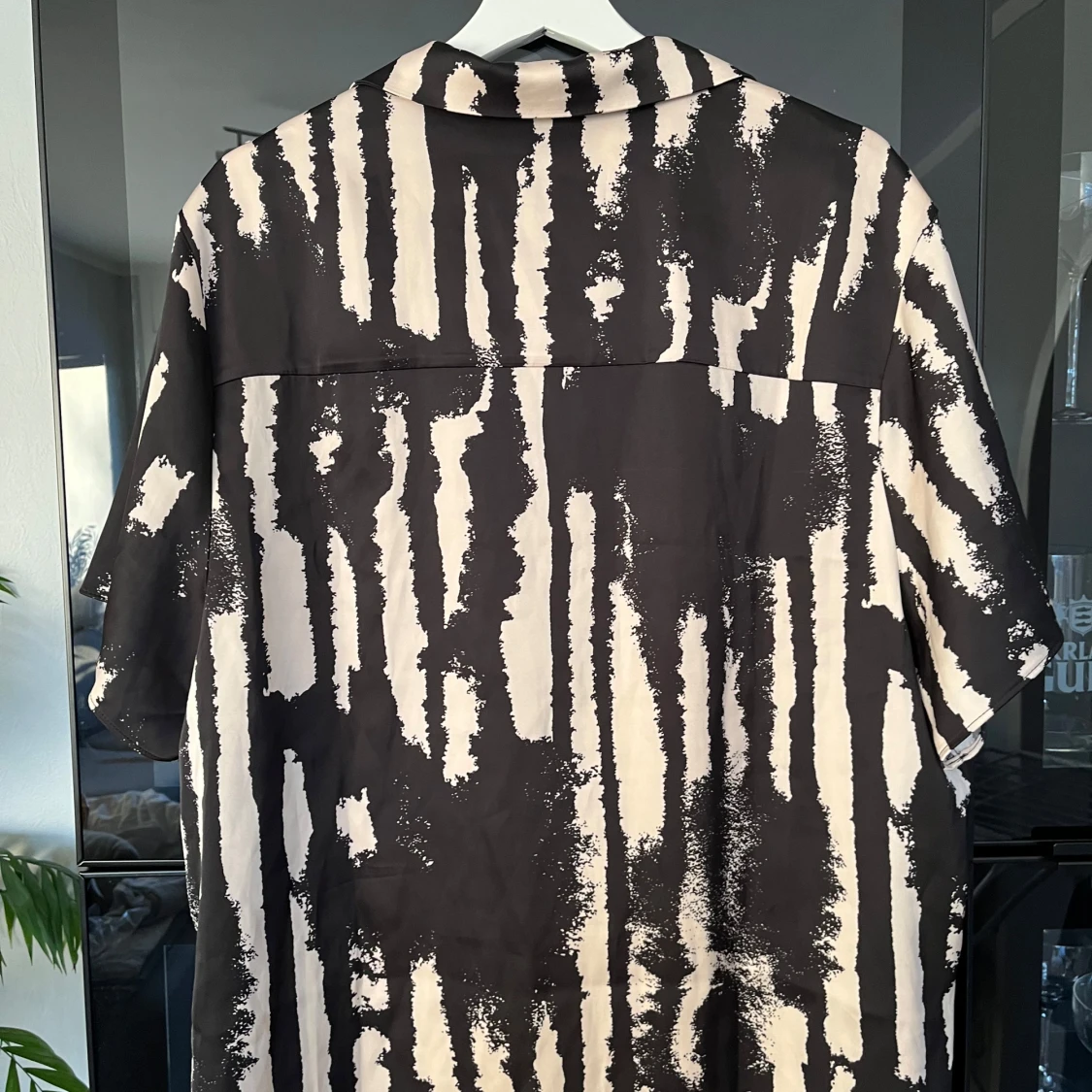 Svart och vit mönstrad skjorta från Topshop - 90