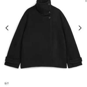 Arket kappa  - Säljer kappa från arket. Använd men är i ett fint skick 