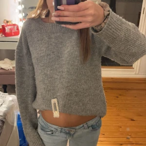Grå stickad tröja - Helt oanvänd stickad tröja från H&M💗