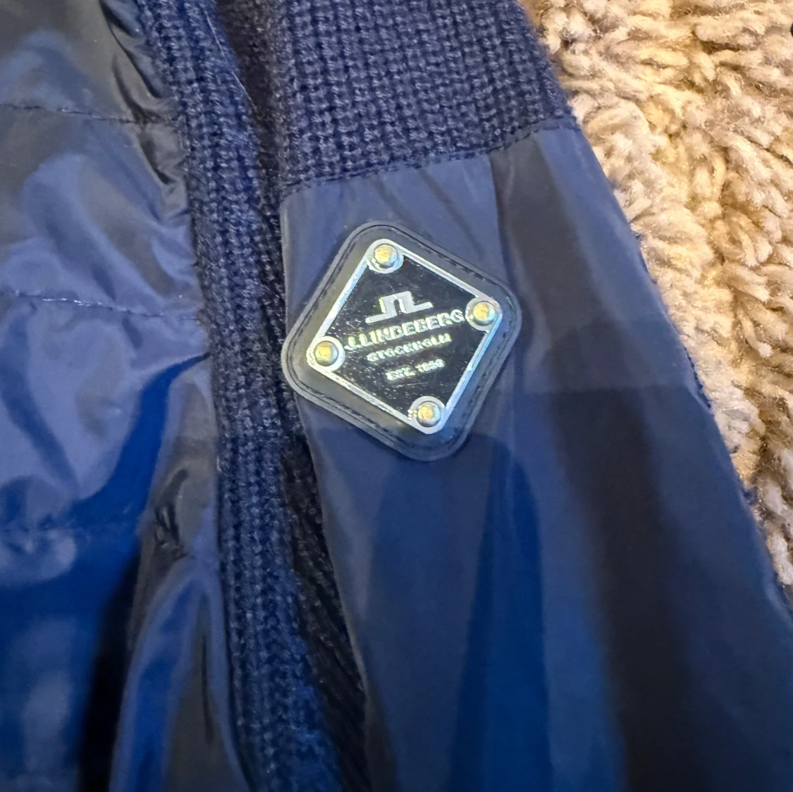 Mörkblå jacka från J.Lindeberg - 2