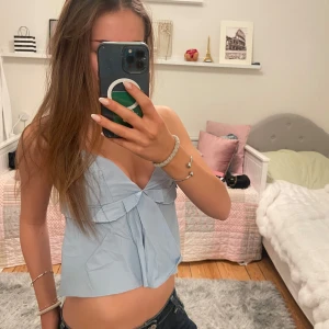 Sommar blus/linne - Såå snyggt blått sommar blus/linne! Är perfekt till sommaren eller utomlands resa. Inga defekter ❤️