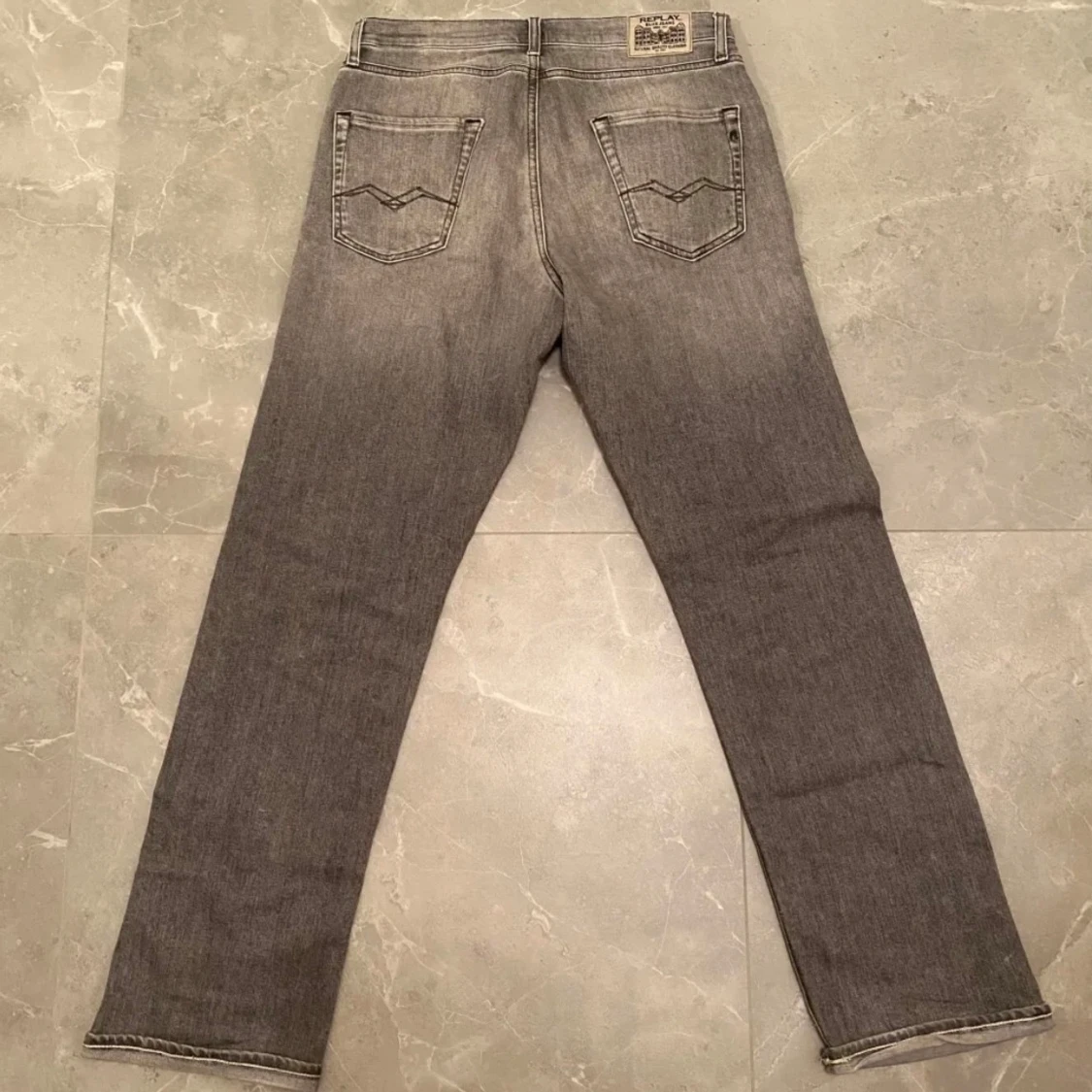 Grå jeans från Replay - 1