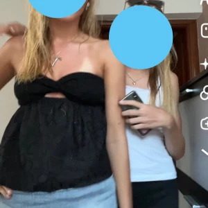 Svart tubtopp - Fin svart tubtopp, nästan aldrig använd💕