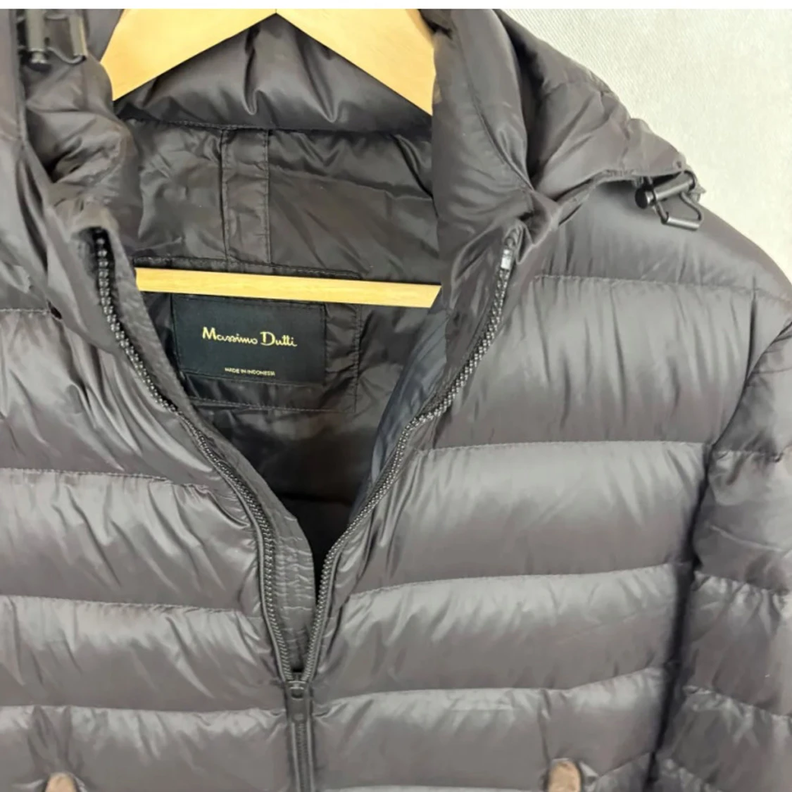 Svart dunjacka från Massimo Dutti - 92