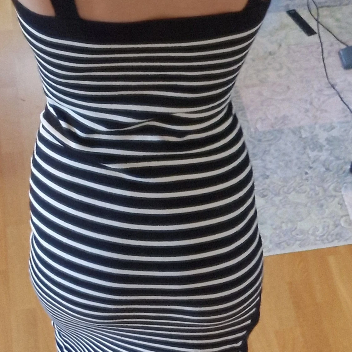 Svartvit randig klänning - 92