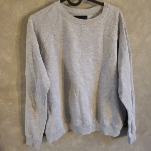 Grå tröja från lager 157 - Tröja i storlek M från lager 157
