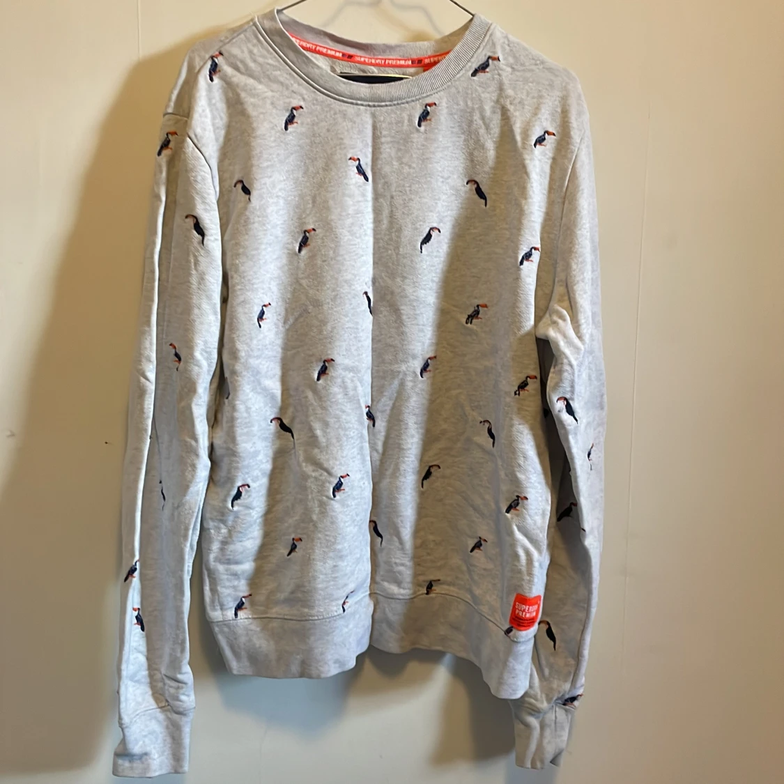 Grå tröja från Superdry