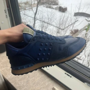 Valentino Rockrunners - Valentino Rockrunners | Skick: 9.25/10 | Storlek 44,5, passar 45 | Perfekta skor inför vintern, riktigt bekväma och sjävfallet äkta / Mvh 