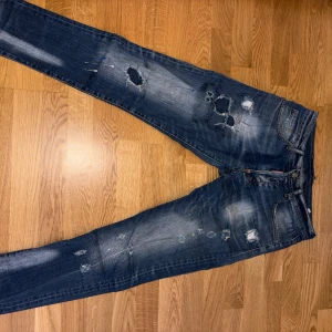 Dsquared 2 jeans - Schyssta jeans skick 7/10 storlek 40