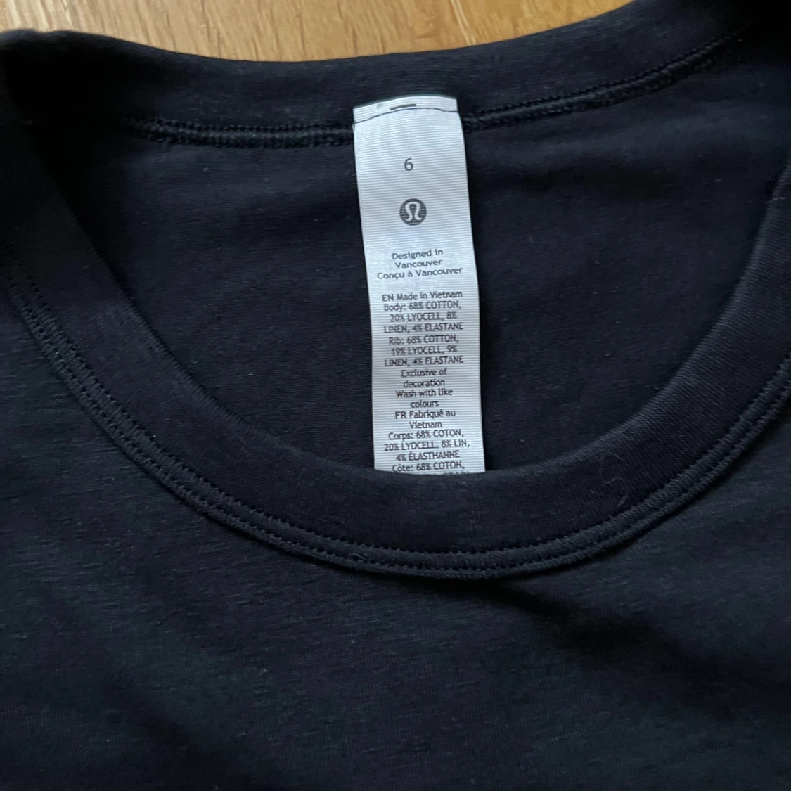 Svart långärmad tröja från Lululemon - 90