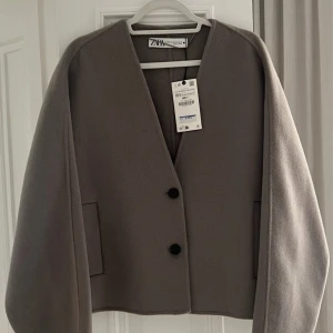 Zara jacka - Zara jacka (obs. Har tagit av prislappen och använd fåtal gånger, men fint skick!)