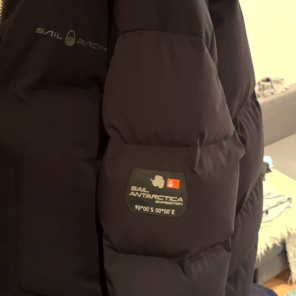 Svart dunjacka från Sail Racing - 91