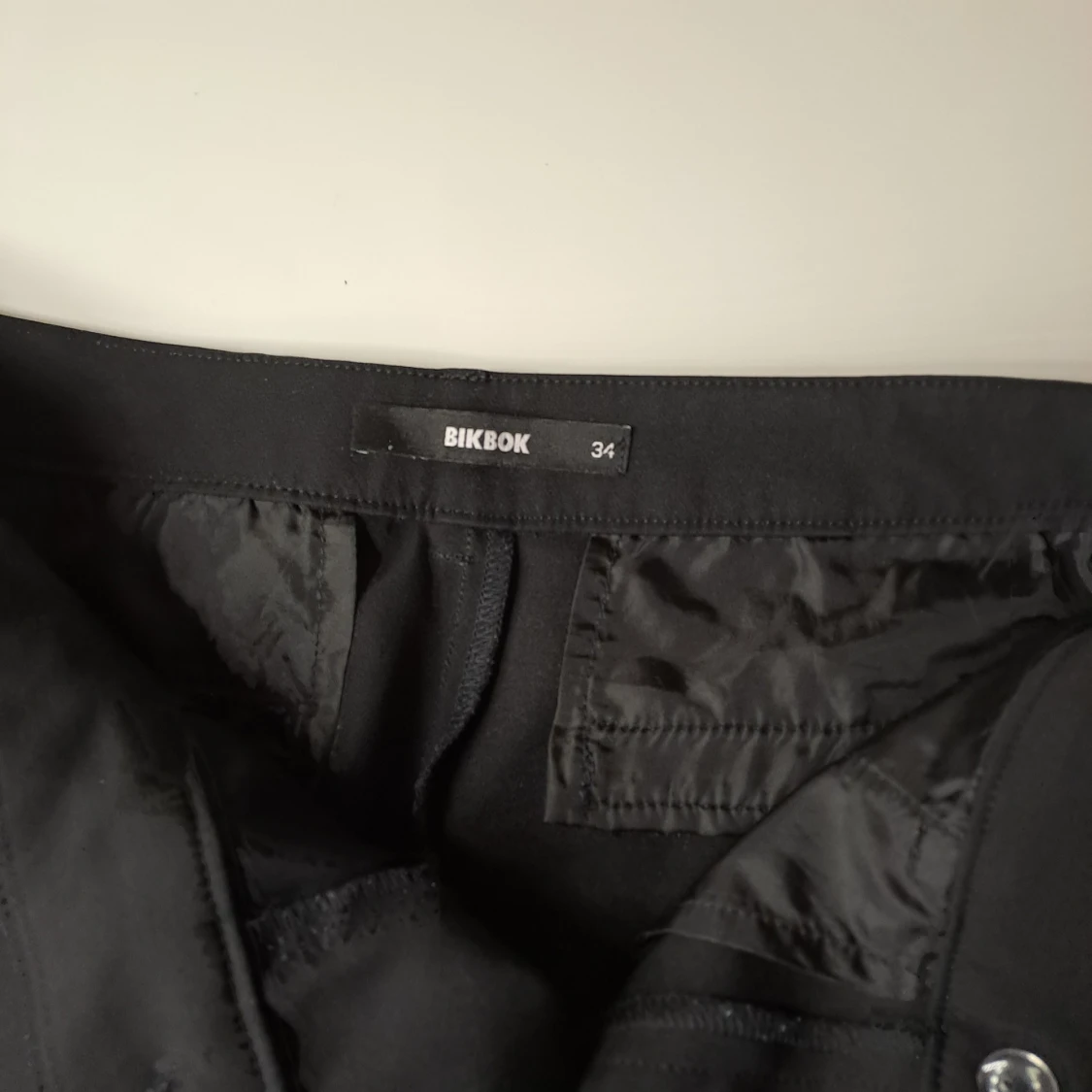 Svarta kostymbyxor - 91