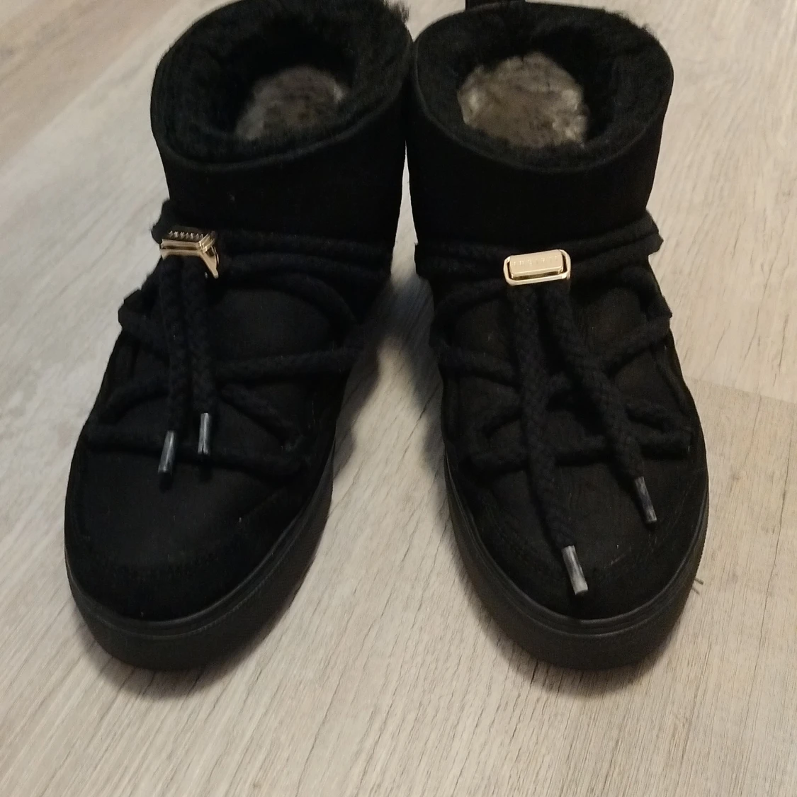 Svarta boots från Inuikii