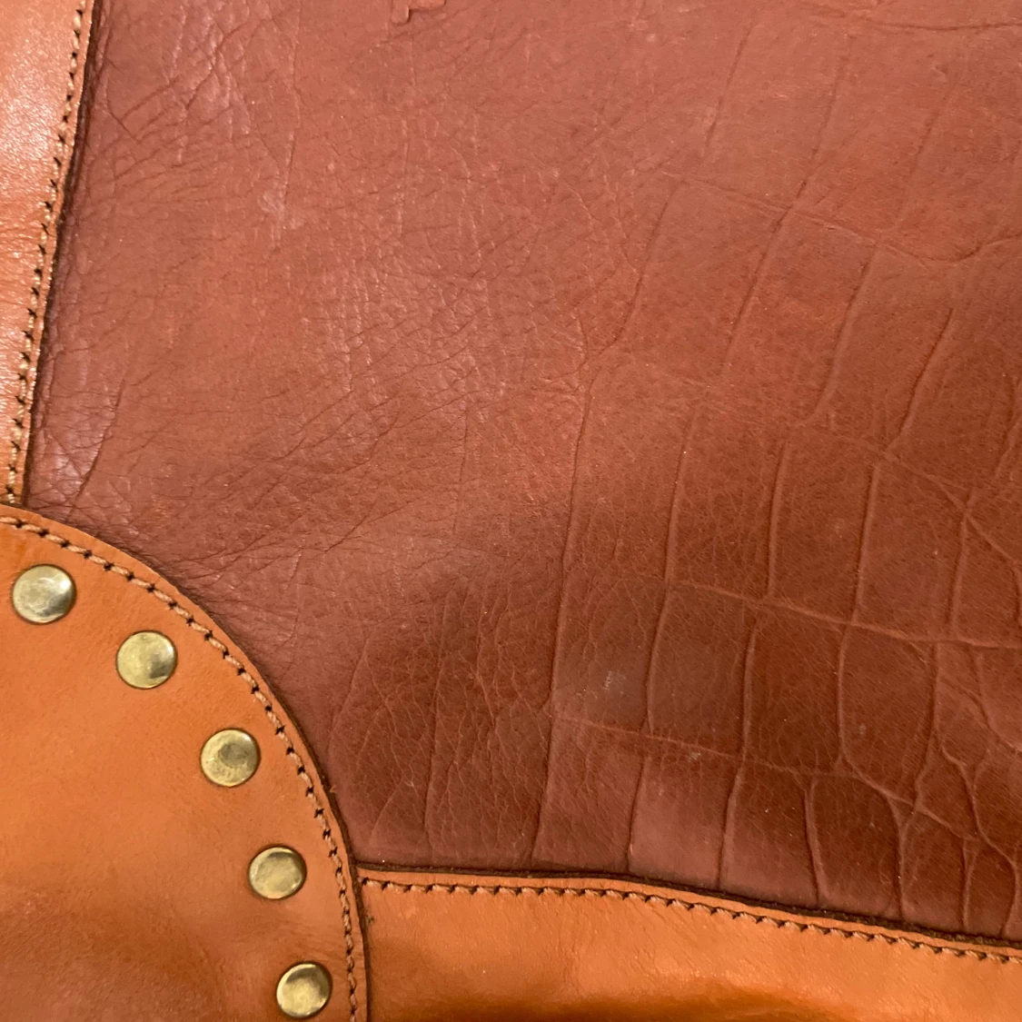 Handväska med detaljer  - 91