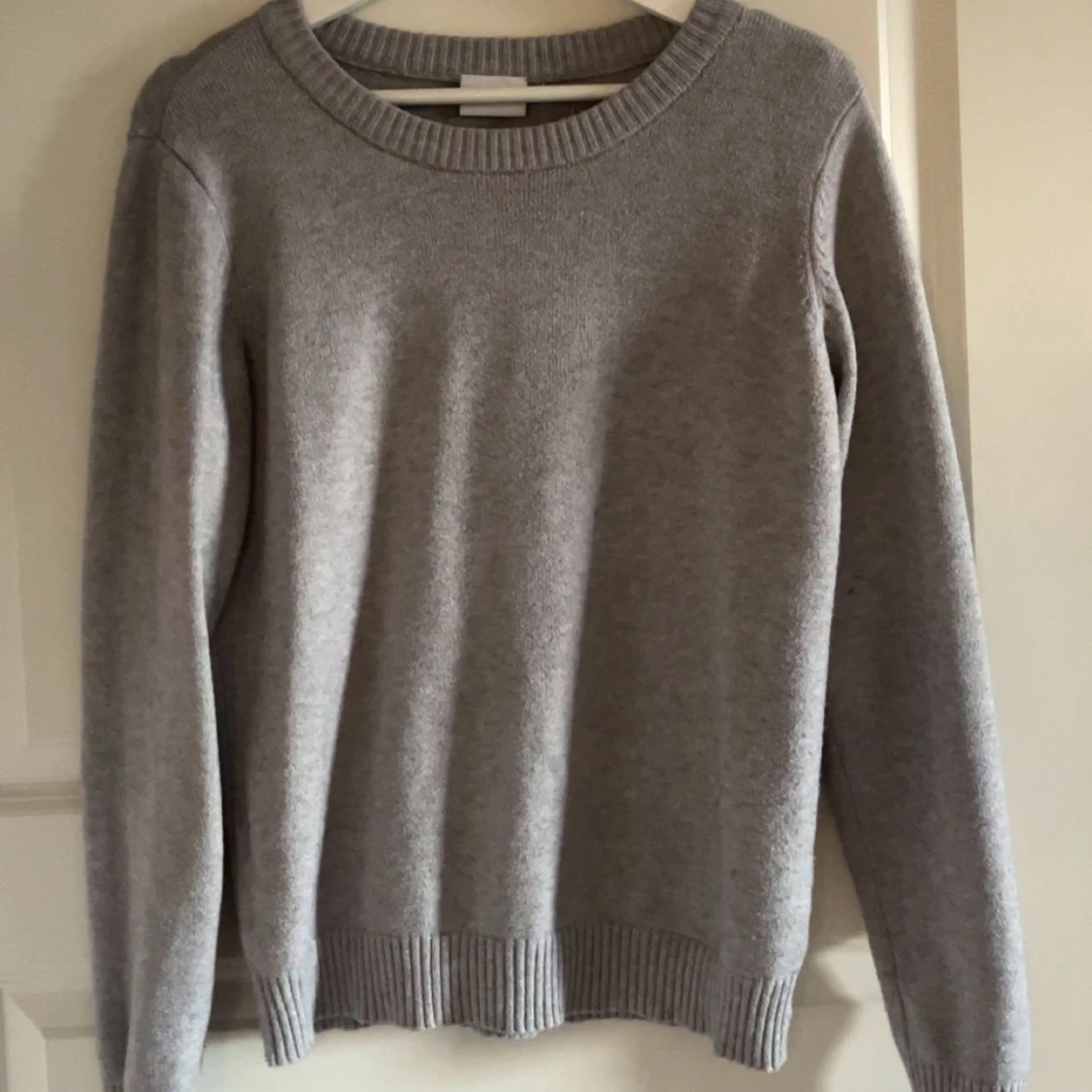 Ljusgrå stickad tröja från Vila! - 90