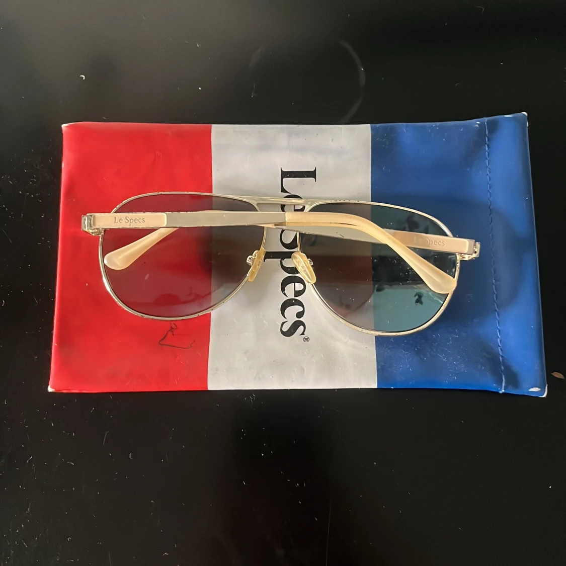Le specs - 93