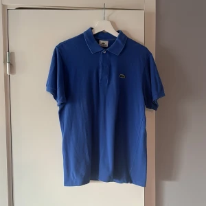 Lacoste polo - Storlek 4, bra skick men använd 