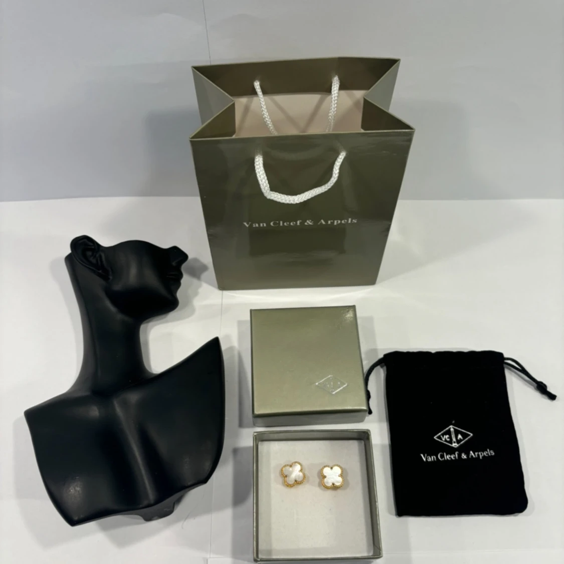 Van Cleef & Arples Örhöngen