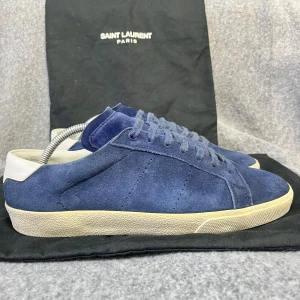 Saint Laurent skor - feta trendiga ysl | skicket är super bra! | storlek 41,5-42,5 | dustbag ingår! | skriv vid frågor!