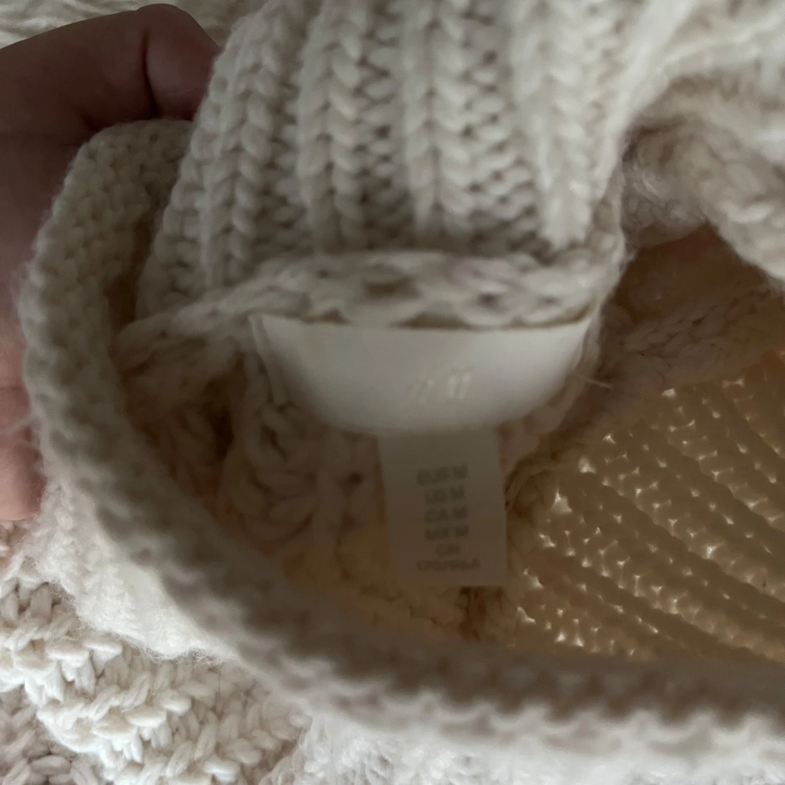 Stickad vit tröja - 91