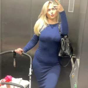 Blå lång klänning  - Blå klänning från Gina lång klänning