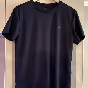 Björn borg sport T-shirt - Snygg Björn borg sport t-shirt, har använts 5 gånger, köpt för 579 kr