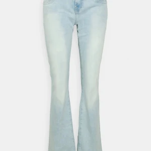 ltb jeans valerie💕💕 - superfina byxor, använd fåtal gånger💕 säljer pga att de är för stora💕💕 storlek 27/32