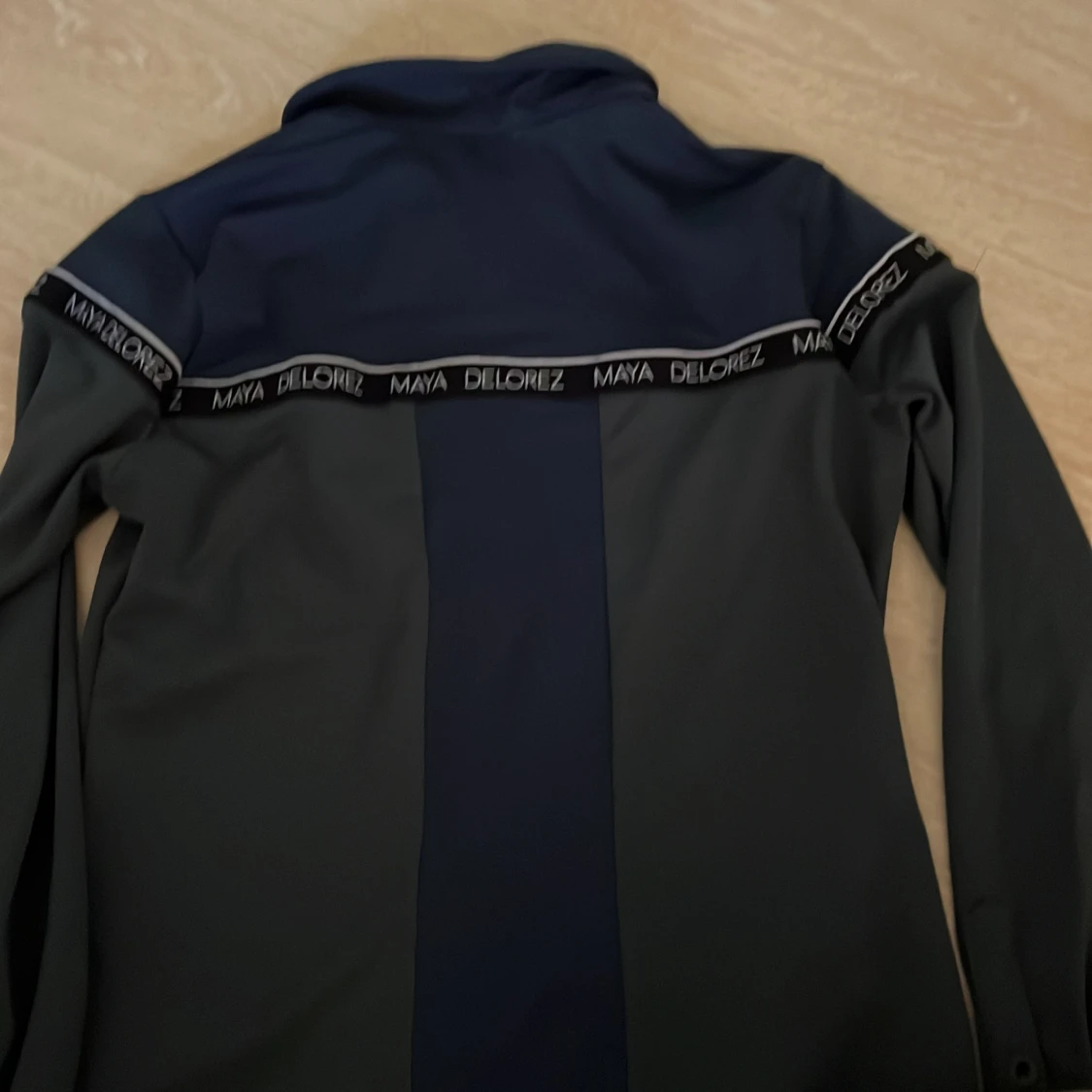 Maya delorez låmgärmad - 91