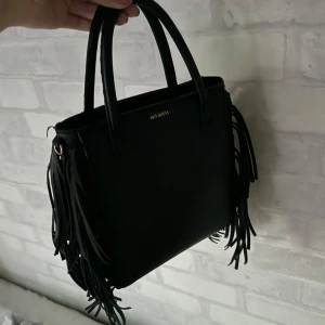 Svart väska - Superfin svart väska 