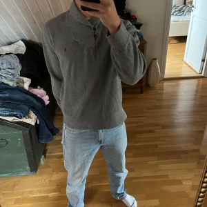 Ralph lauren shawl neck  - Ralph lauren shawl neck  Sitter som M/L  Nypris 2199 kr Pris 799 kr