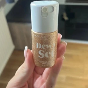 Anastasia settingspray - Anastasia dewy set settingspray i 30 ML❤️ger super fint lyster