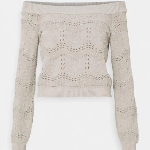 Stickad tröja - Supersöt stickad tröja från only💕 perfekt till hösten men tyvärr för liten för mig, kom med prisförslag☺️