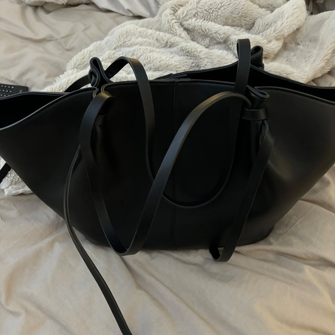 Gina tricot väska - 90