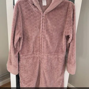 Morgonrock - Köpt från hm i storlek m