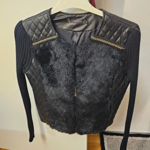 Jacka  - Svart jacka