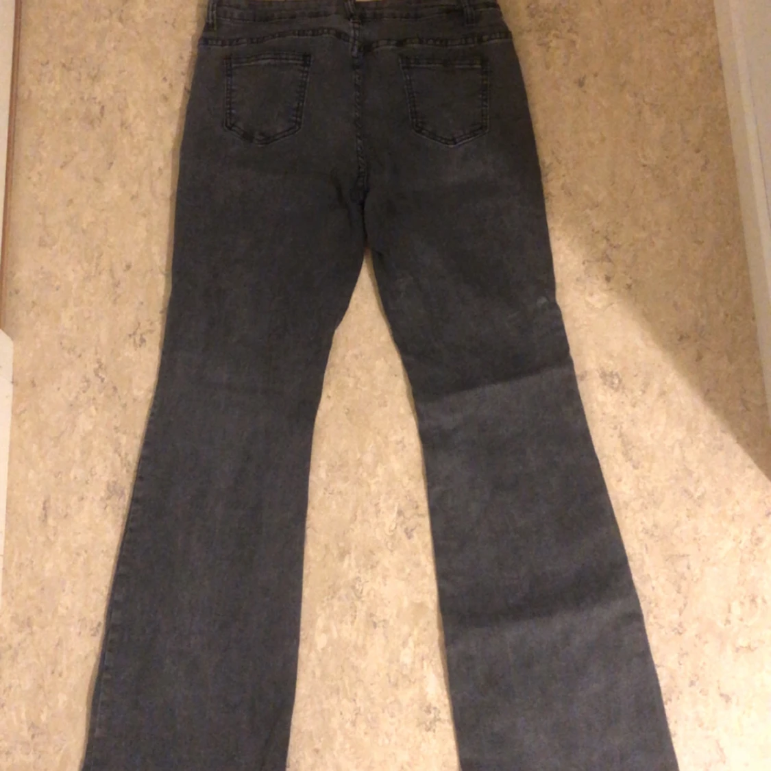 Grå bootcut jeans - 90